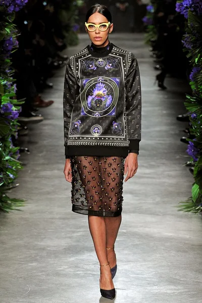 Look 38